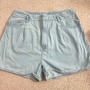 Light Blue Denim Women's Shorts UNIQLO 32 inch